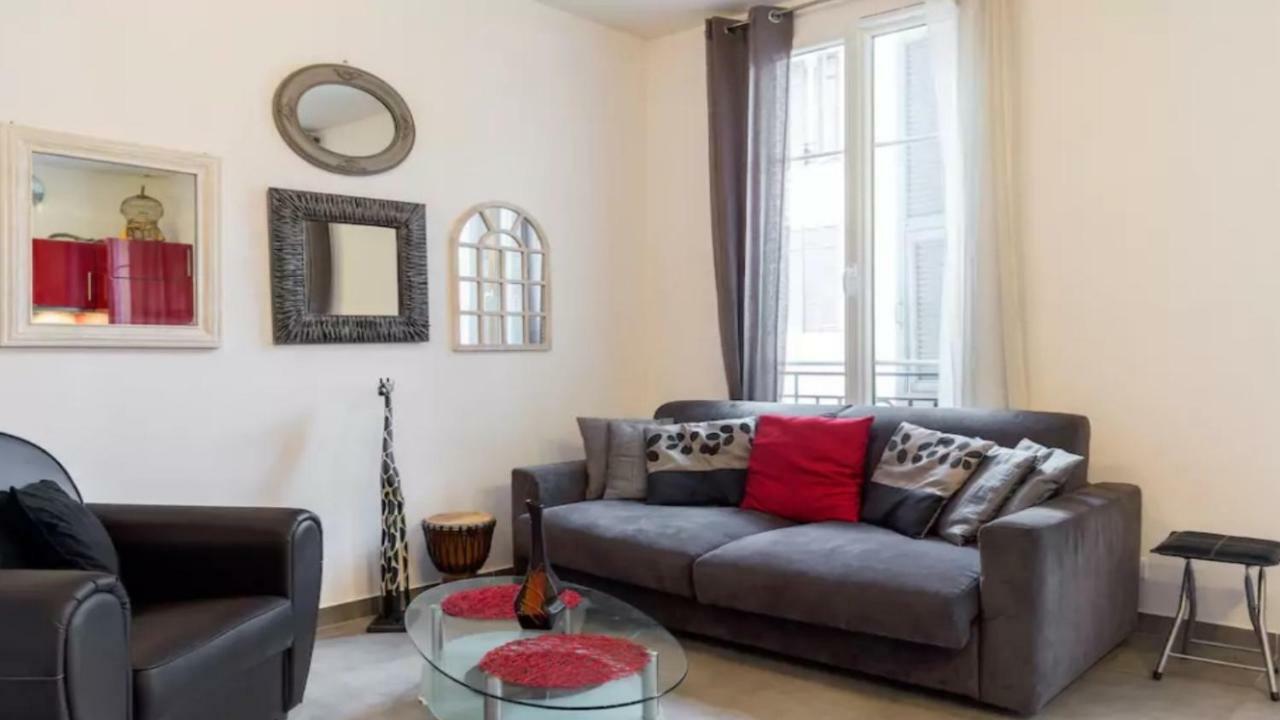 Stylish White And Red Apartments Juan-les-Pins Esterno foto