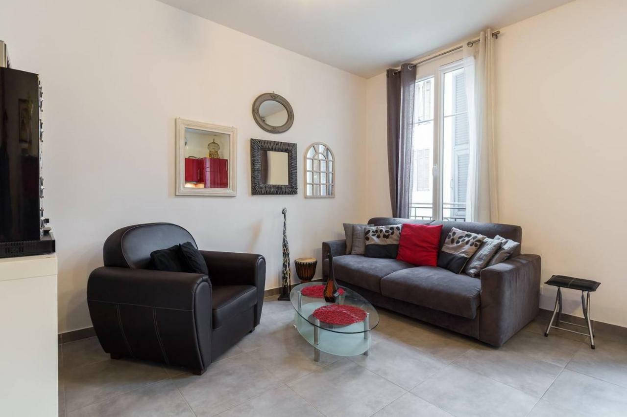 Stylish White And Red Apartments Juan-les-Pins Esterno foto